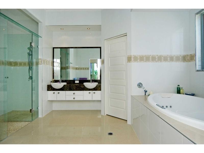 2218 Taromeo Court, Hope Island QLD 4212