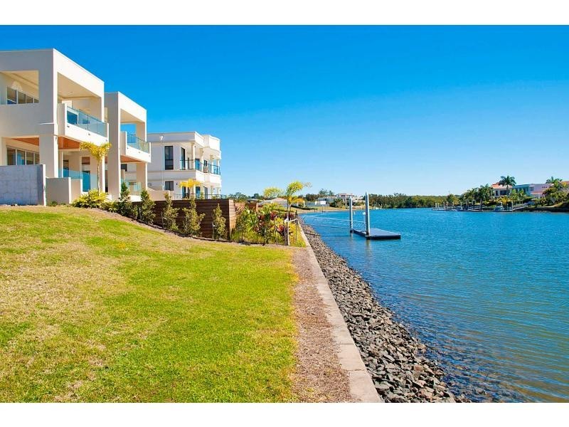 2617 Virginia Drive, Hope Island QLD 4212