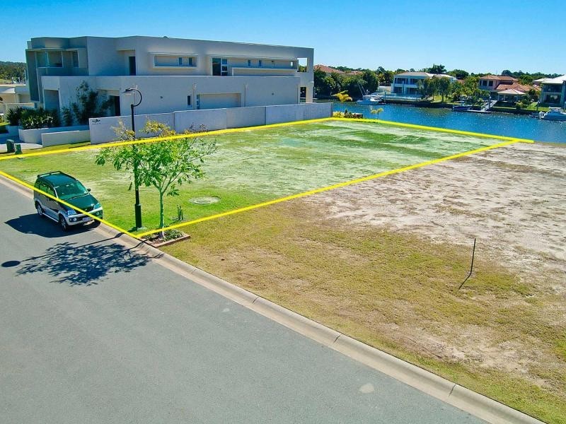 2617 Virginia Drive, Hope Island QLD 4212