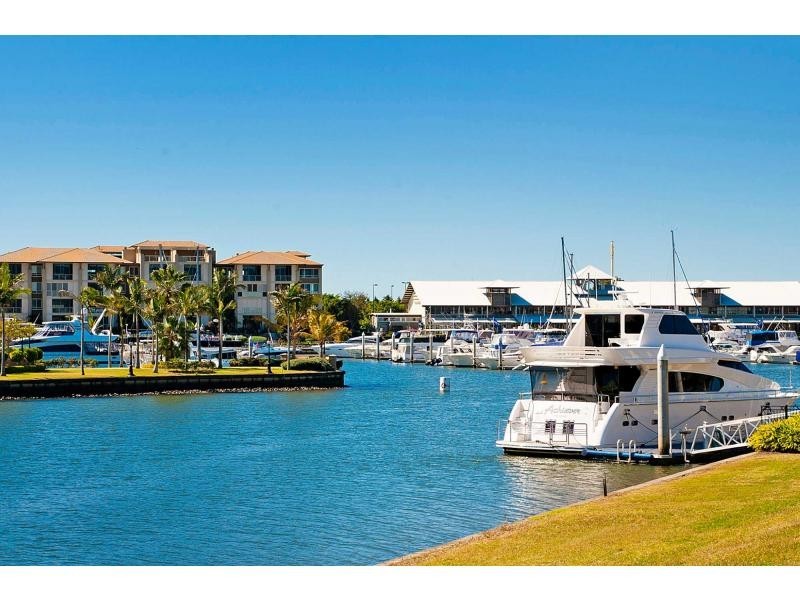 2617 Virginia Drive, Hope Island QLD 4212