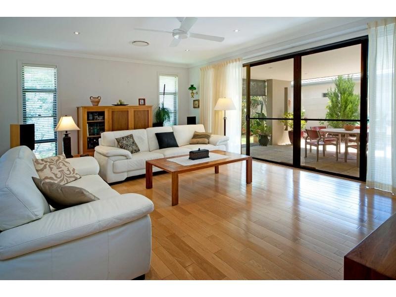 2350 Belmont Court East, Hope Island QLD 4212