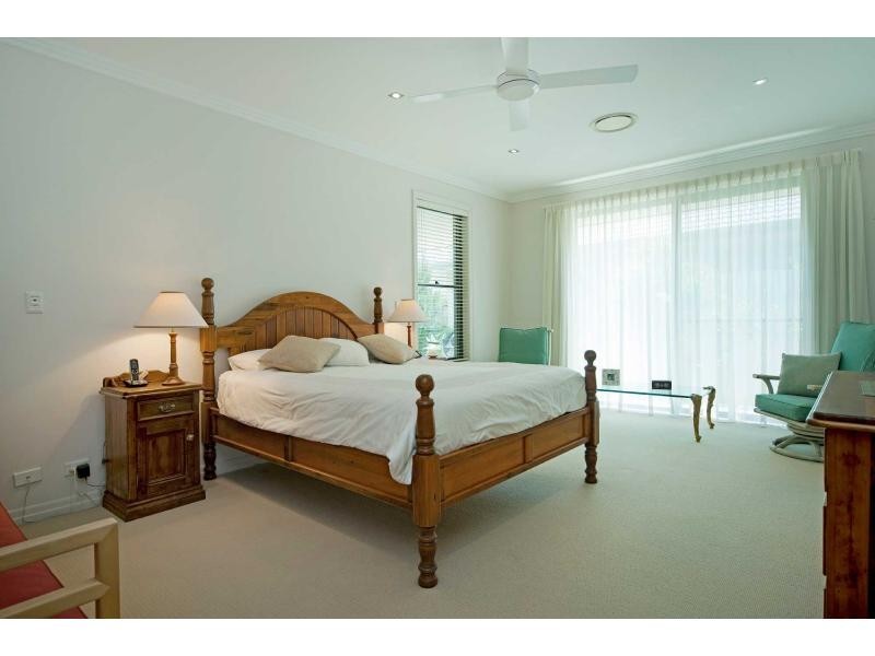 2350 Belmont Court East, Hope Island QLD 4212