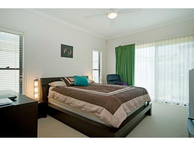 2350 Belmont Court East, Hope Island QLD 4212