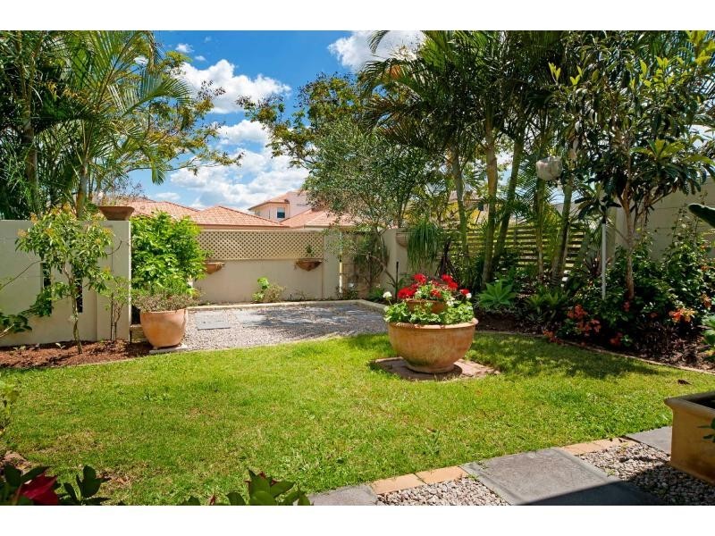 2350 Belmont Court East, Hope Island QLD 4212