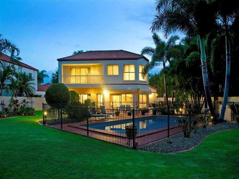 8220 Magnolia Drive West, Hope Island QLD 4212