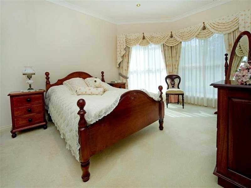 8220 Magnolia Drive West, Hope Island QLD 4212