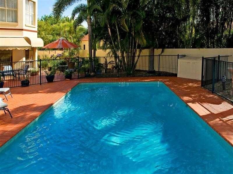 8220 Magnolia Drive West, Hope Island QLD 4212