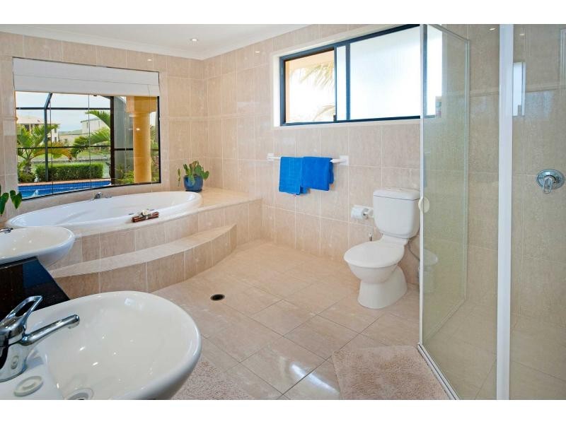 35 Prosperity Drive, Hope Island QLD 4212