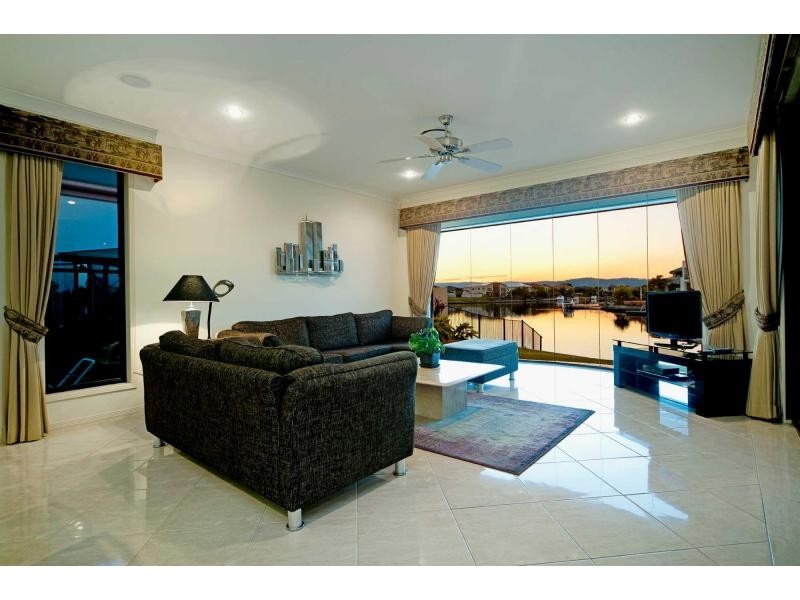 35 Prosperity Drive, Hope Island QLD 4212