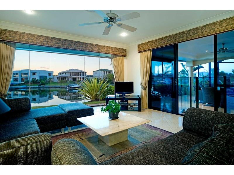 35 Prosperity Drive, Hope Island QLD 4212