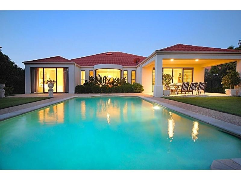 3188 Riverleigh Drive, Hope Island QLD 4212