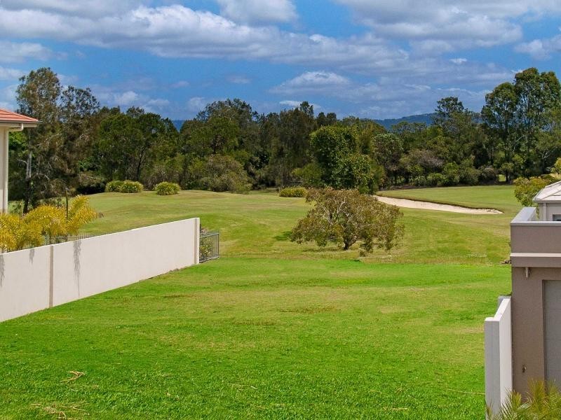 9105 Peter Senior Drive, Hope Island QLD 4212