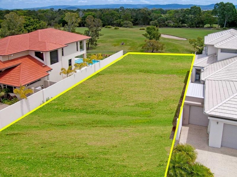 9105 Peter Senior Drive, Hope Island QLD 4212