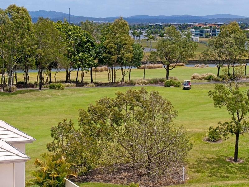 9105 Peter Senior Drive, Hope Island QLD 4212