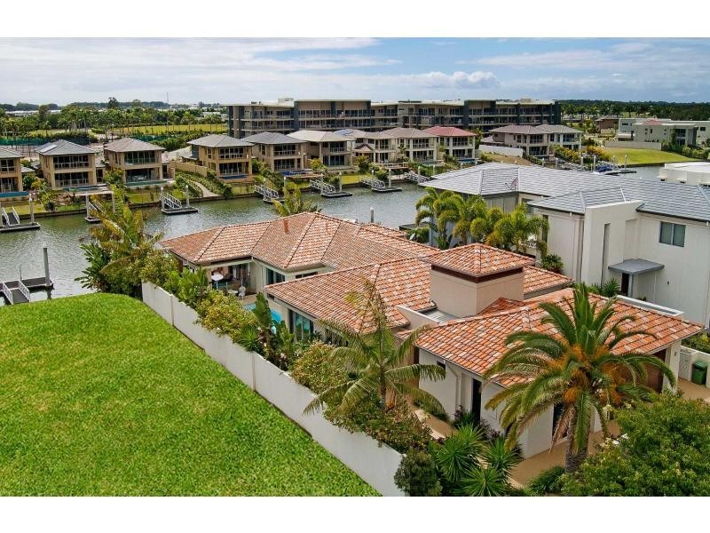 L6 Bolsena Circuit, Hope Island QLD 4212