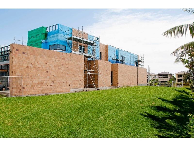 L6 Bolsena Circuit, Hope Island QLD 4212