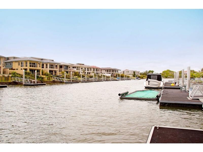 L6 Bolsena Circuit, Hope Island QLD 4212