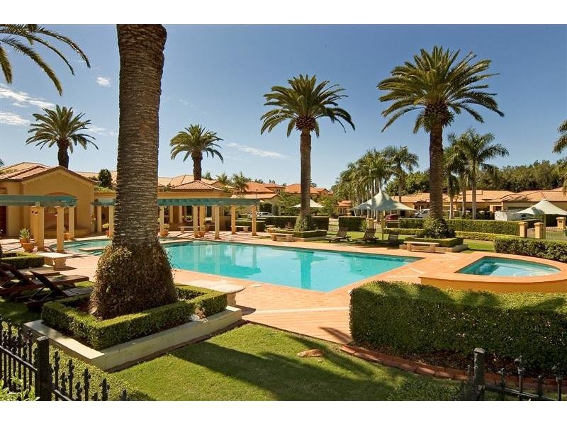 3230 Palladian Drive, Hope Island QLD 4212