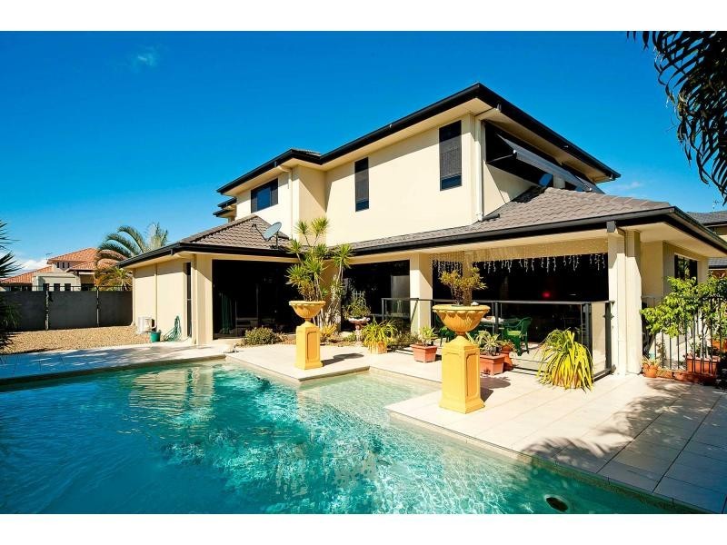 9 Calmwater Cres, Oyster Cove, Hope Island QLD 4212