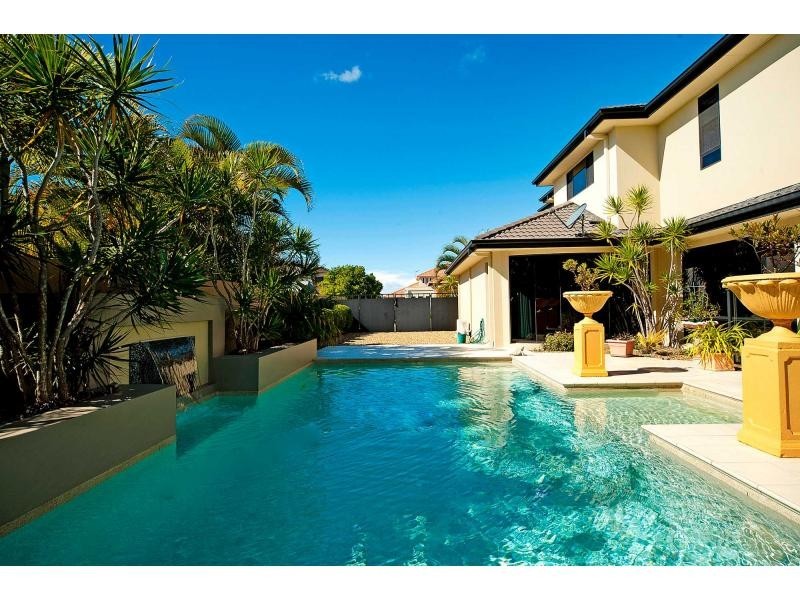 9 Calmwater Cres, Oyster Cove, Hope Island QLD 4212
