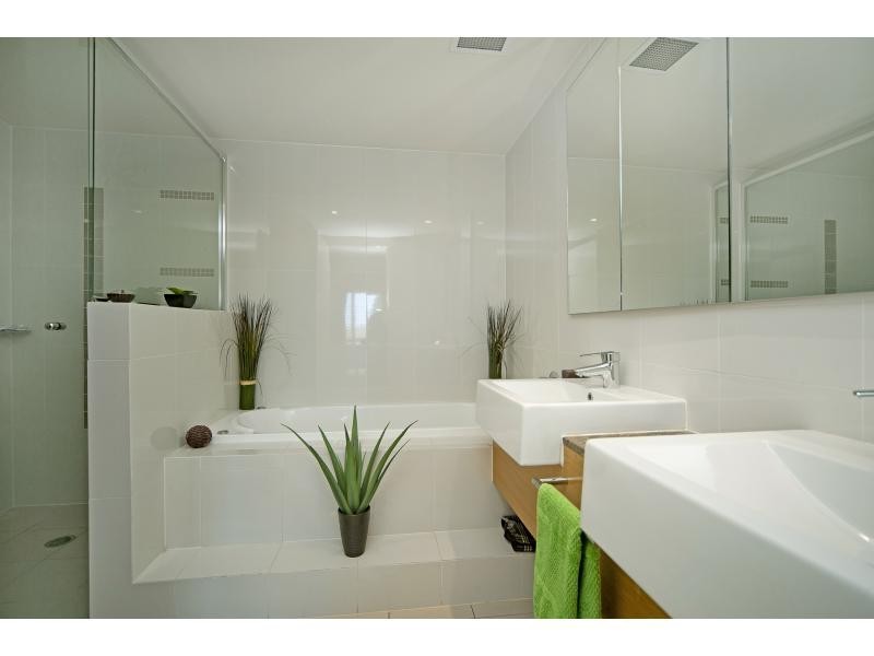 8315 Magnolia Drive East, Hope Island QLD 4212