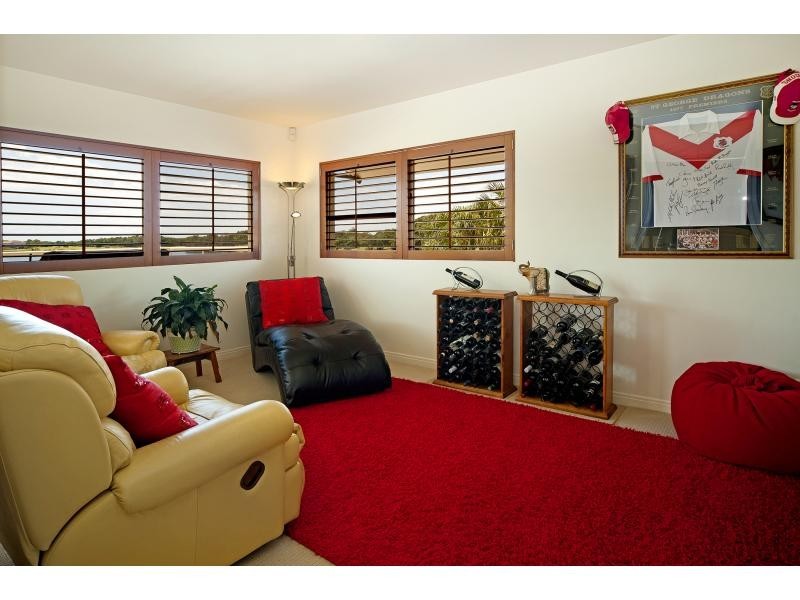 8315 Magnolia Drive East, Hope Island QLD 4212