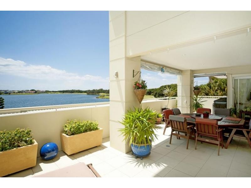 8315 Magnolia Drive East, Hope Island QLD 4212