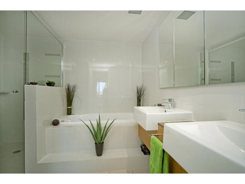 8315 Magnolia Drive East, Hope Island QLD 4212