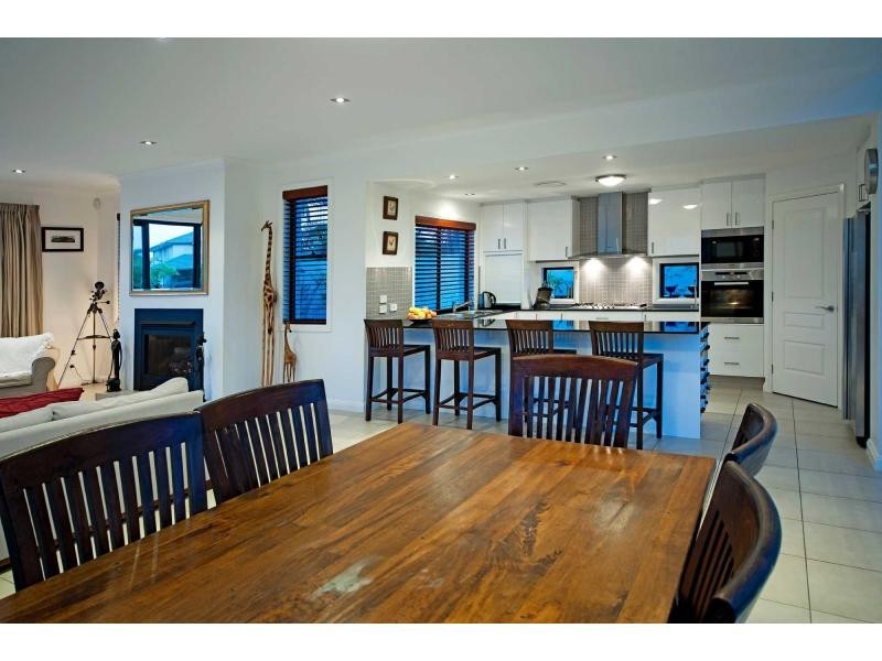 Hope Island QLD 4212