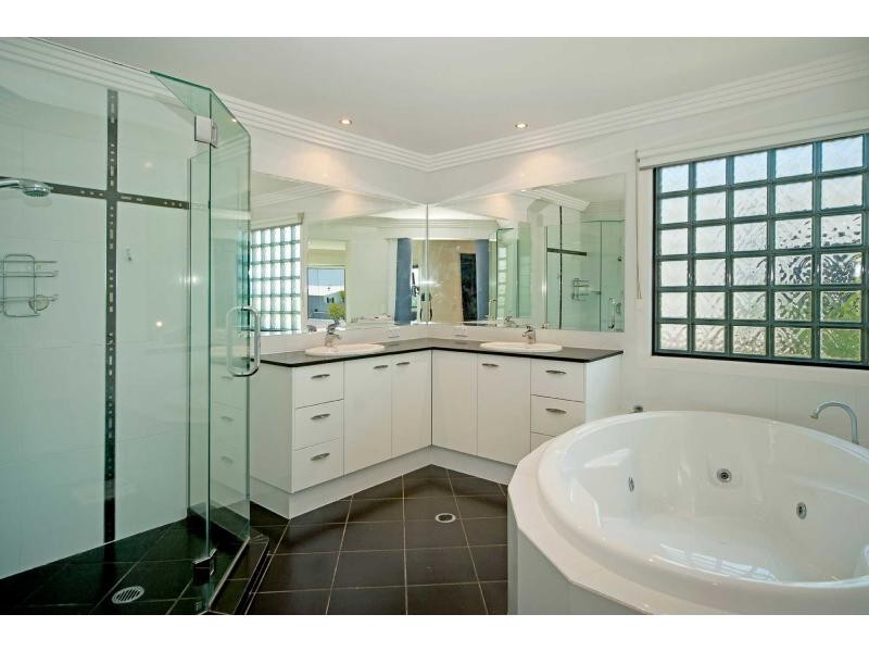 5 Mandolin Avenue, Hope Island QLD 4212