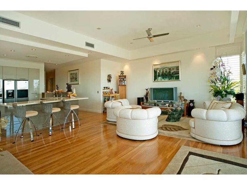 2251 Glengallon Way, Hope Island QLD 4212