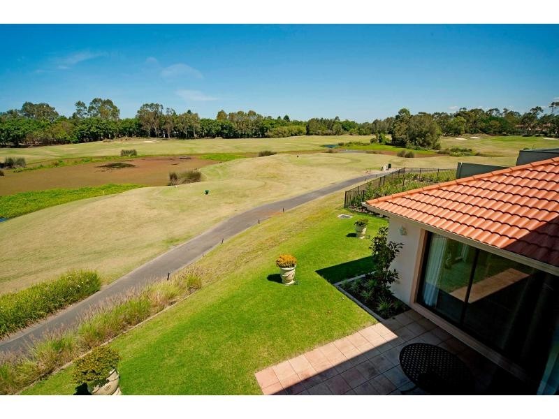 8606 Magnolia Drive East, Hope Island QLD 4212