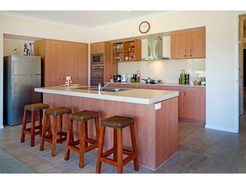 8606 Magnolia Drive East, Hope Island QLD 4212