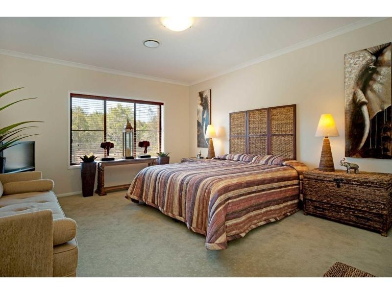 8606 Magnolia Drive East, Hope Island QLD 4212