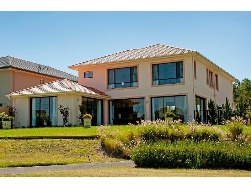 8606 Magnolia Drive East, Hope Island QLD 4212