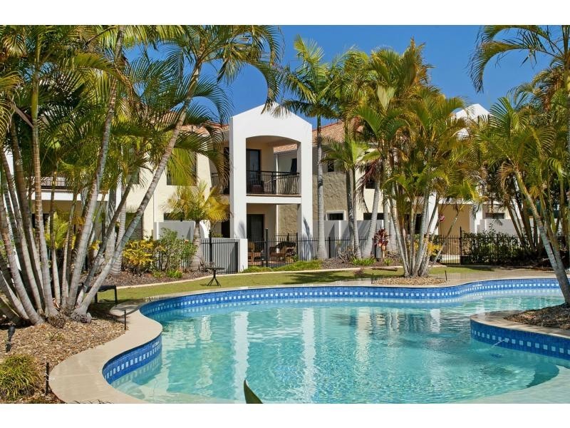 8877 Magnolia Drive East, Hope Island QLD 4212