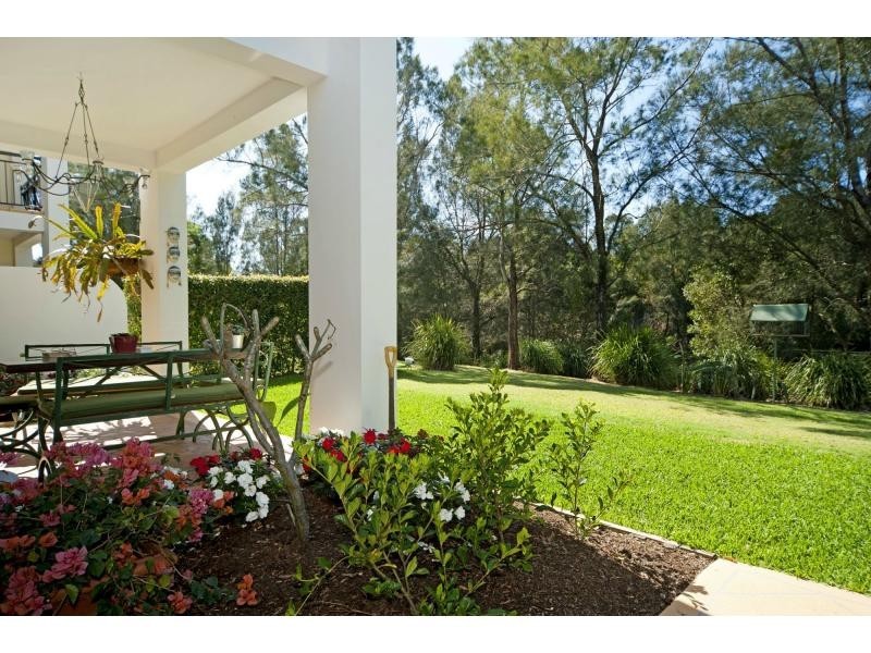 8877 Magnolia Drive East, Hope Island QLD 4212