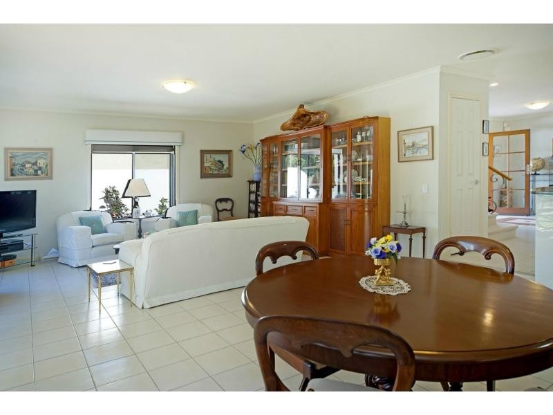 8877 Magnolia Drive East, Hope Island QLD 4212