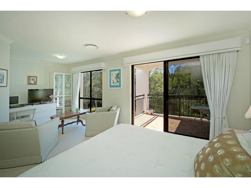 8877 Magnolia Drive East, Hope Island QLD 4212