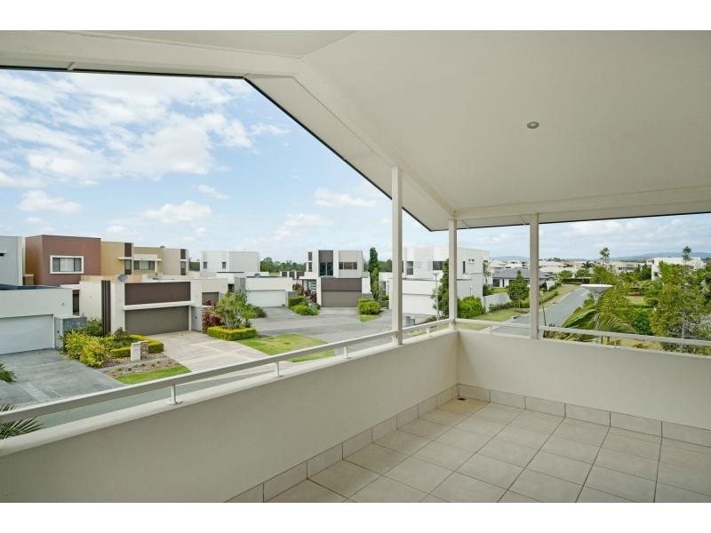 6011 Calardo Avenue, Hope Island QLD 4212