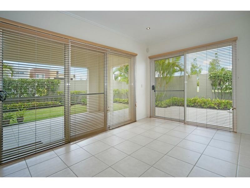 6011 Calardo Avenue, Hope Island QLD 4212