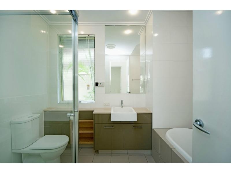 6011 Calardo Avenue, Hope Island QLD 4212