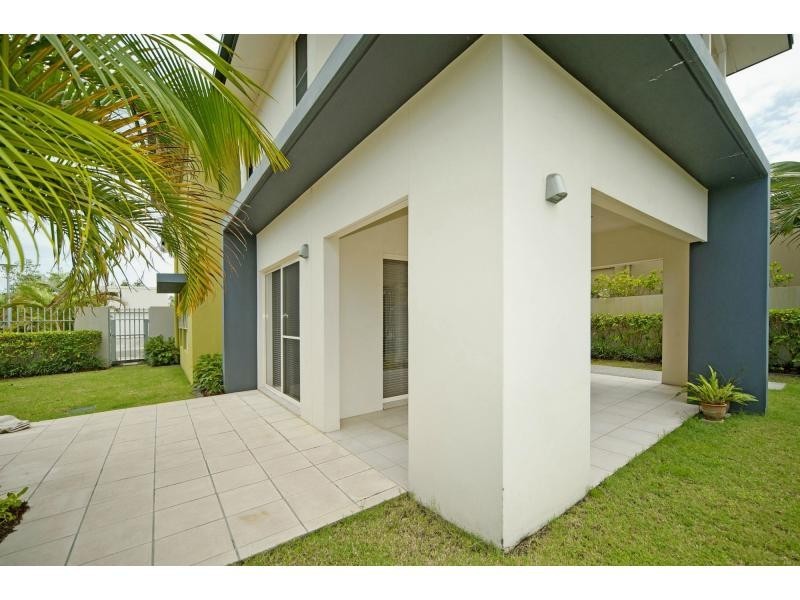 6011 Calardo Avenue, Hope Island QLD 4212