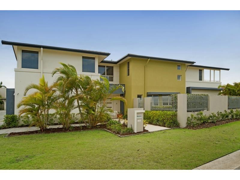 6011 Calardo Avenue, Hope Island QLD 4212