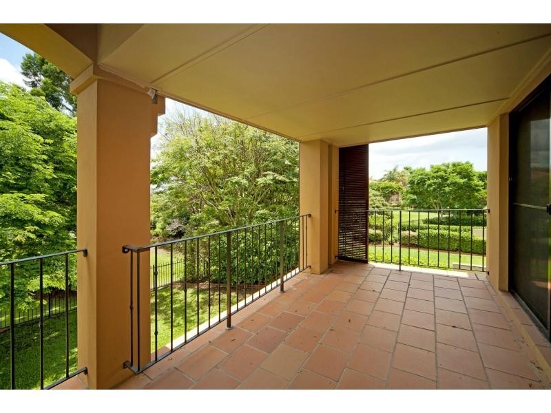 3216 Palladian Drive, Hope Island QLD 4212