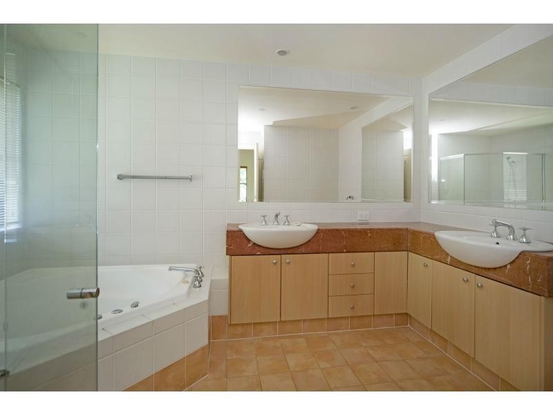 3216 Palladian Drive, Hope Island QLD 4212