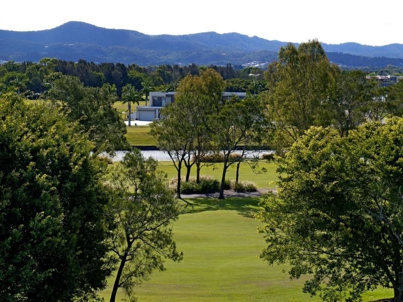 L9 Peter Senior Drive, Hope Island QLD 4212