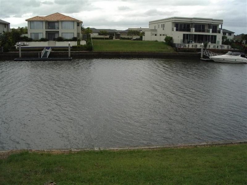 2205 Taromeo Court, Hope Island QLD 4212