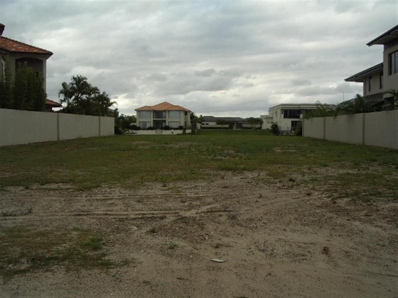 2205 Taromeo Court, Hope Island QLD 4212