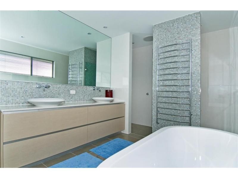 6184 Bolsena Circuit, Hope Island QLD 4212